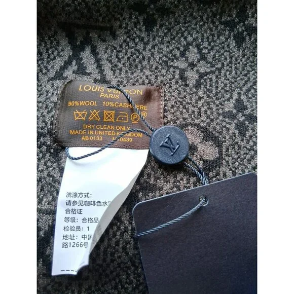 Louis Vuitton My Monogram Eclipse Beanie Blue W Scarf Cashmere NWT - Picture 3 of 4